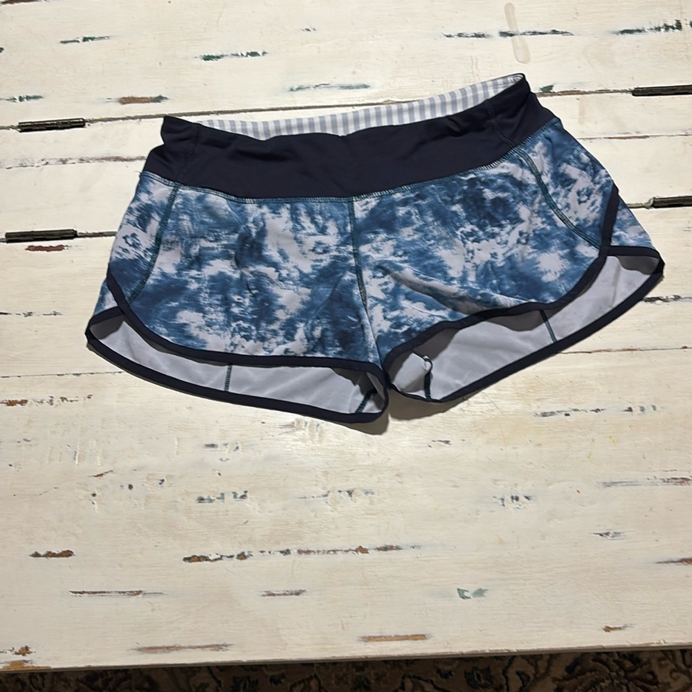 Lululemon watercolor shorts size 6